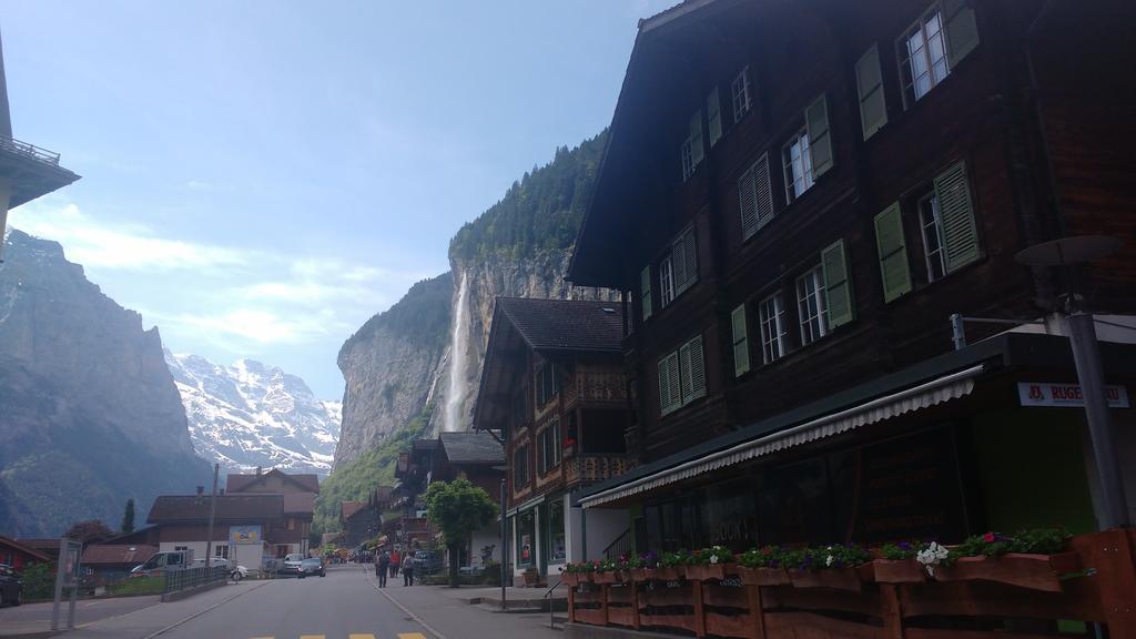 Base Cafe Apartment Lauterbrunnen Exterior photo