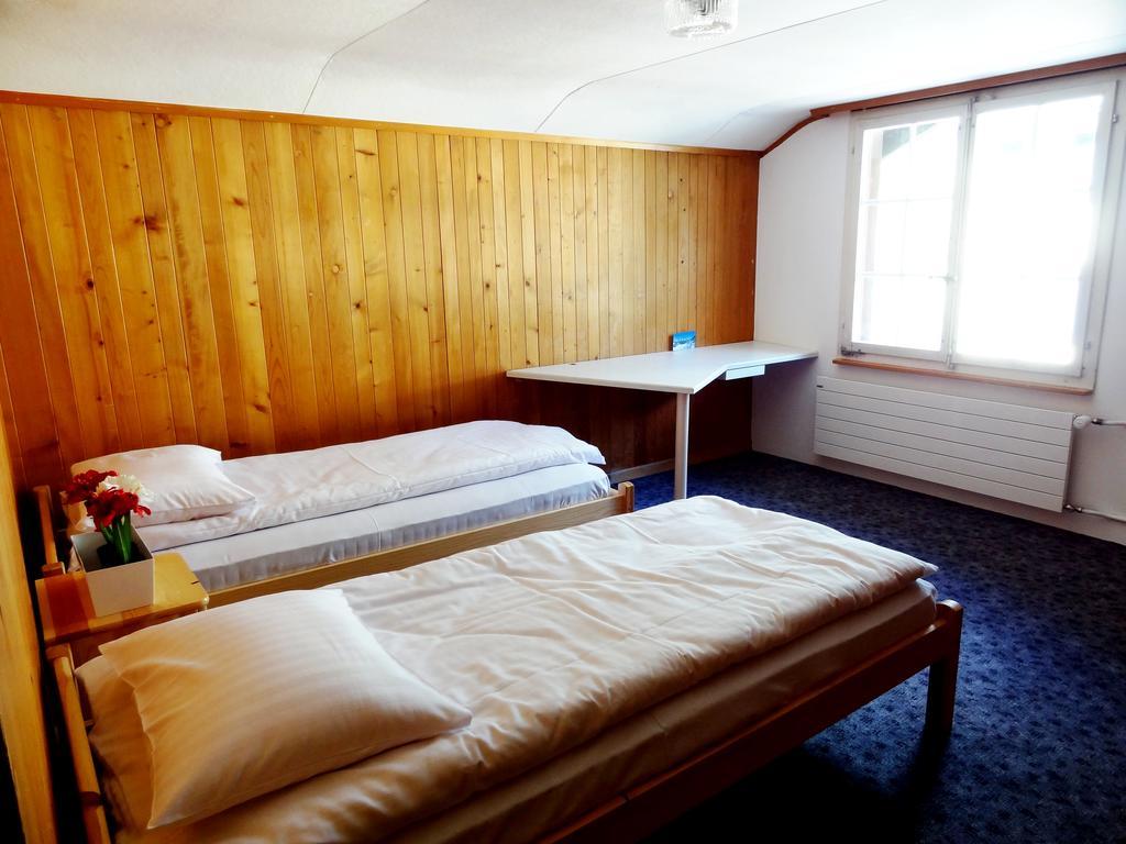 Base Cafe Apartment Lauterbrunnen Exterior photo